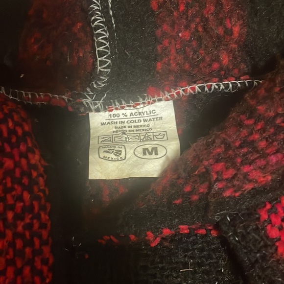 Black and red Baja pullover hoodie - Picture 2 of 4